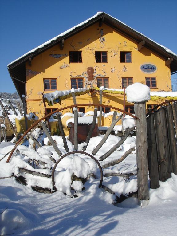 Schiff Bihlerdorf - Hostel Exterior photo